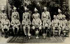 صوره قديمه لضباط وضباط صف في جيش الليوي في الربع الاول من القرن العشرين